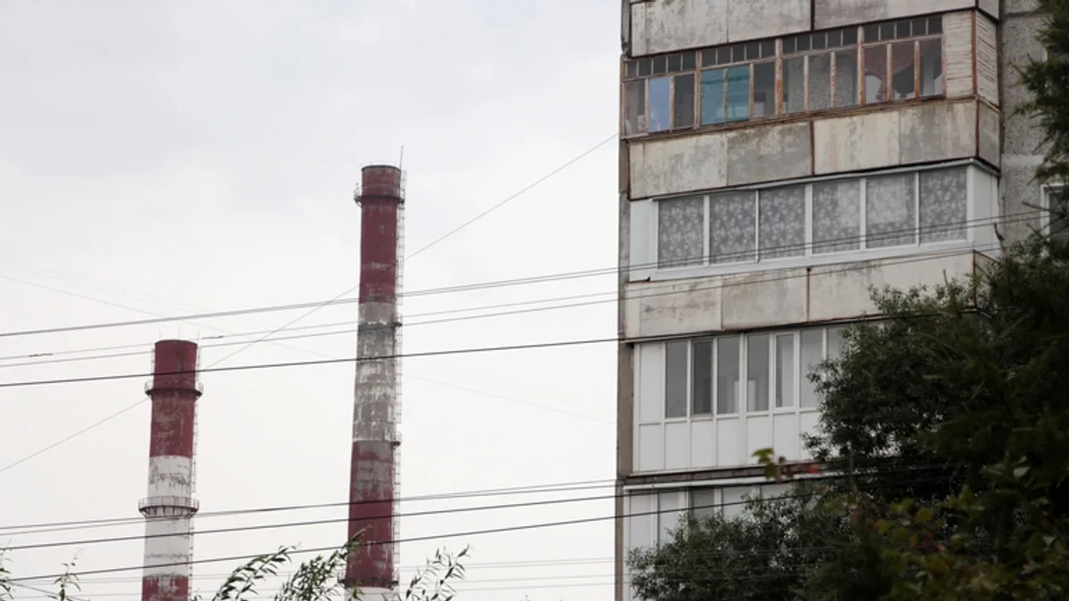 В Омске внезапно возникли вопросы к выбросам крупного энергопредприятия