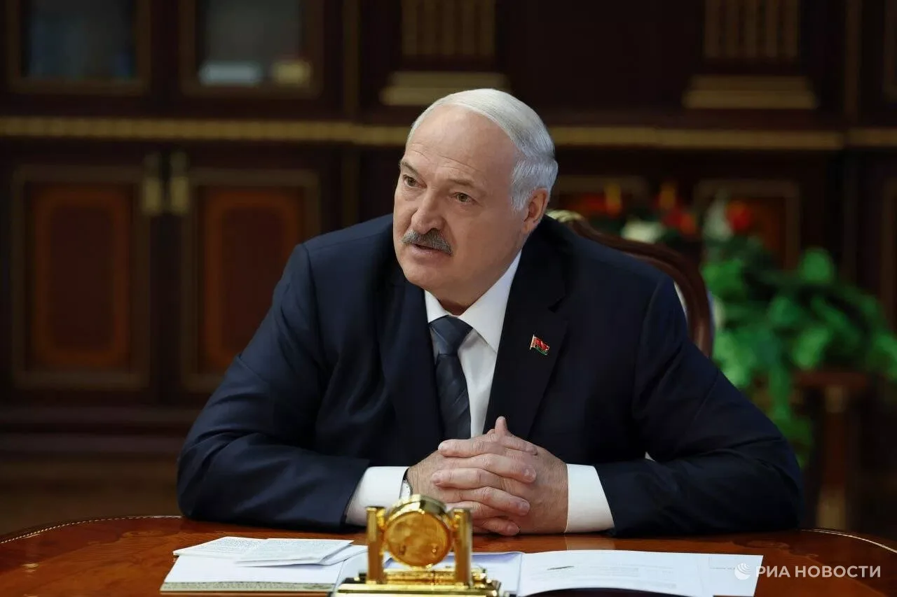 Лукашенко поставил задачу развивать в Белоруссии народное ополчение.