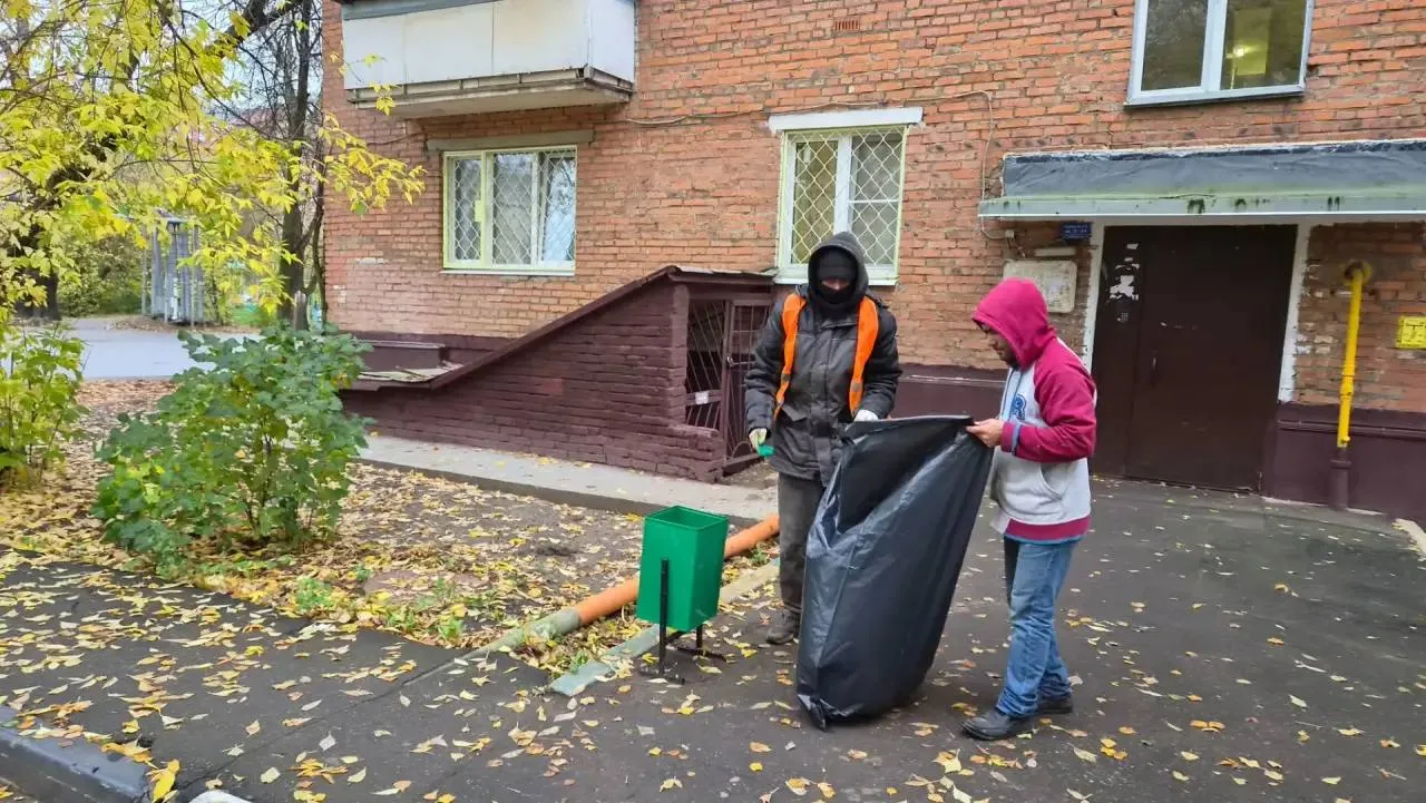 Сегодня убрали мусор в нескольких районах