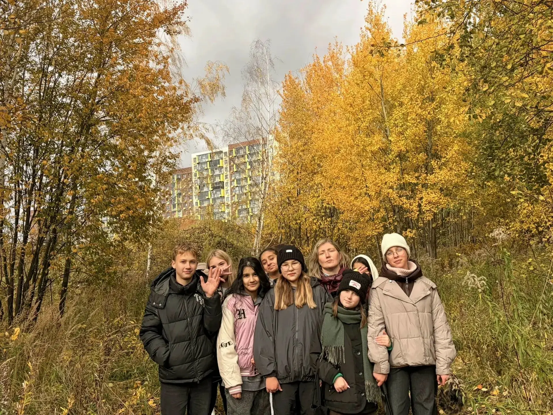 💨 🍁🍁 Погода, мягко говоря, не шептала, а ветер так и норовил унести нас вместе с пок...