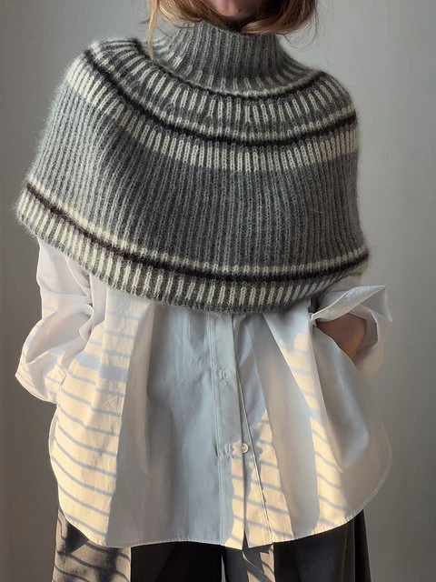 Flow Capelet by Moreca knit