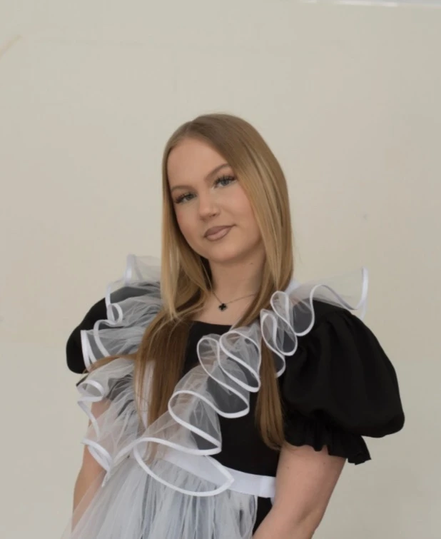 Ученица 10 класса Балашова Алёна приняла участие во Всероссийском конкурсе сочинений — ...