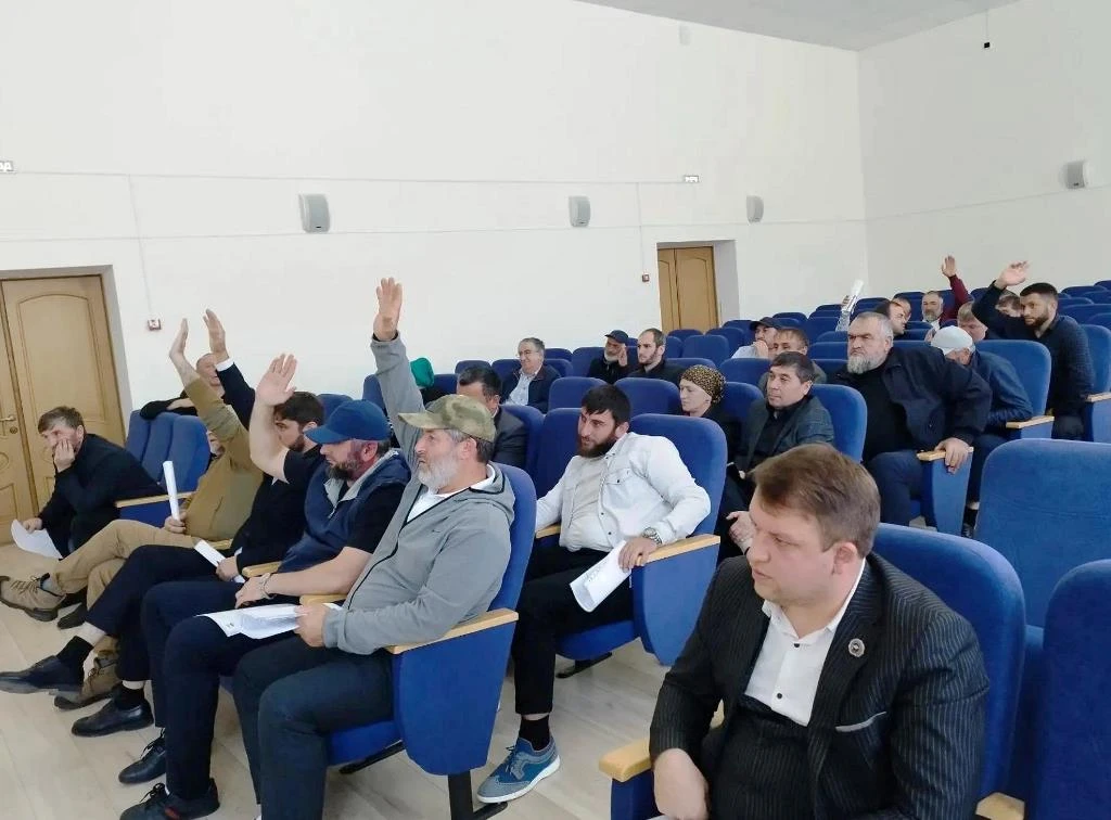 📢 В Гунибском районе прошла шестая сессия Собрания депутатов 8-го созыва