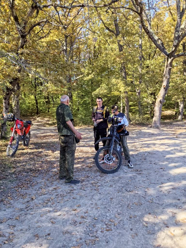 🏍️ В районе Шапошниковых полян продолжаются рейды по использованию мототехники.