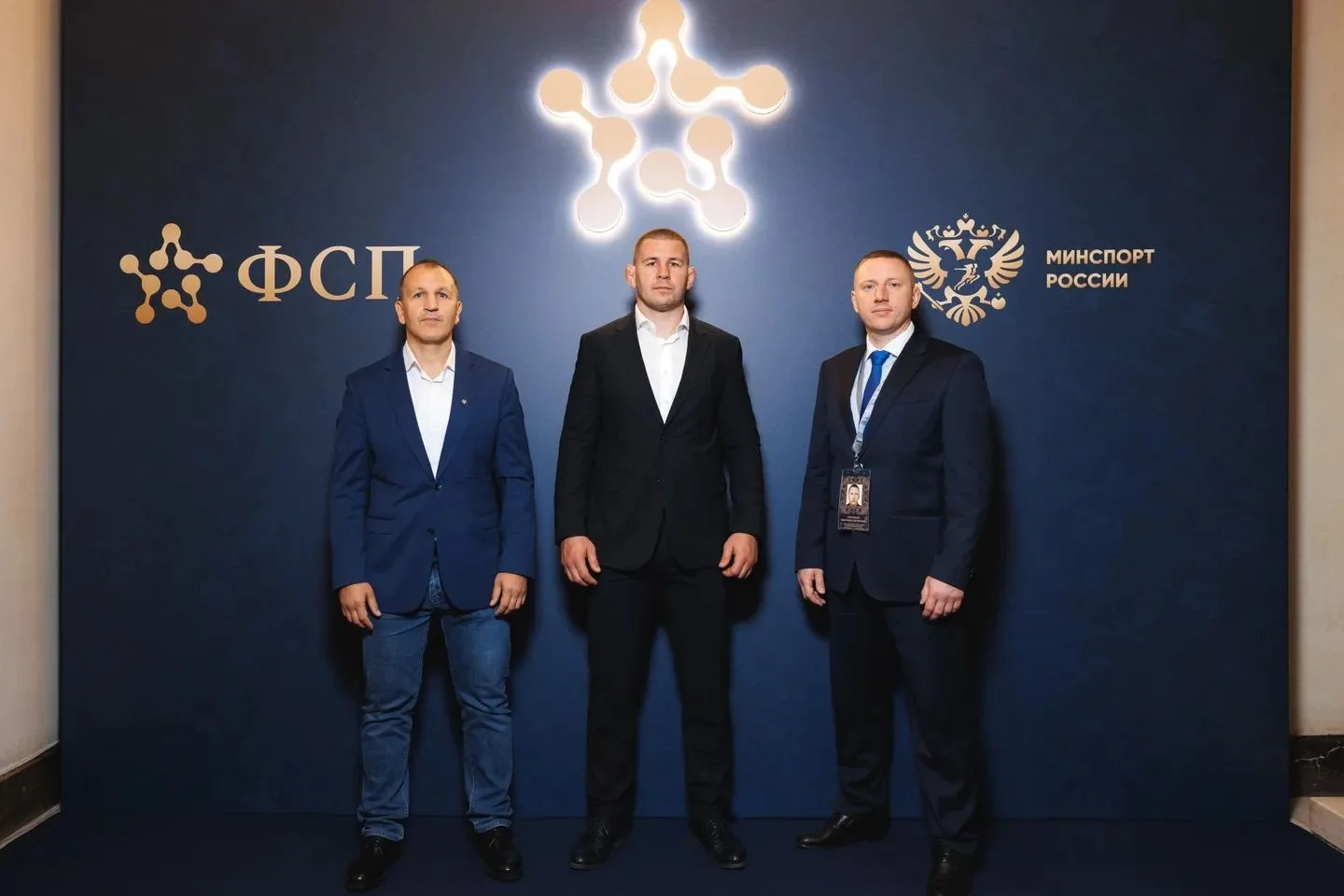 Спортивное программирование в Донецкой Народной Республике уверенно набирает обороты. Н...