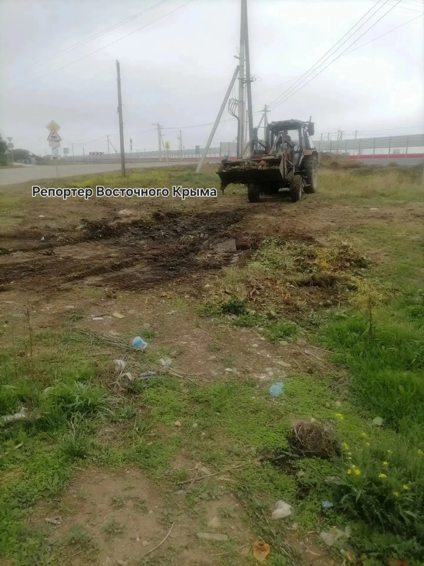 В Ленинском районе продолжают убирать мусор