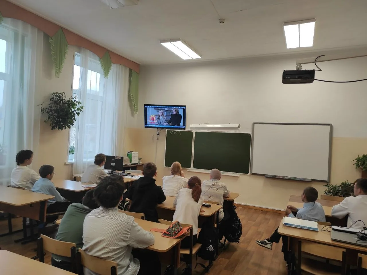 ♦️На занятии  «Разговоры о важном» ребята 5 и 7б классов   узнали, как  важно развивать...