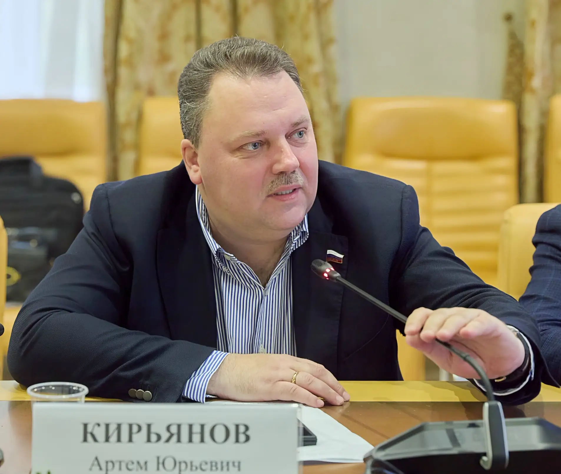 Выступил на круглом столе «Динамика и тенденции бюджетной обеспеченности городов России...