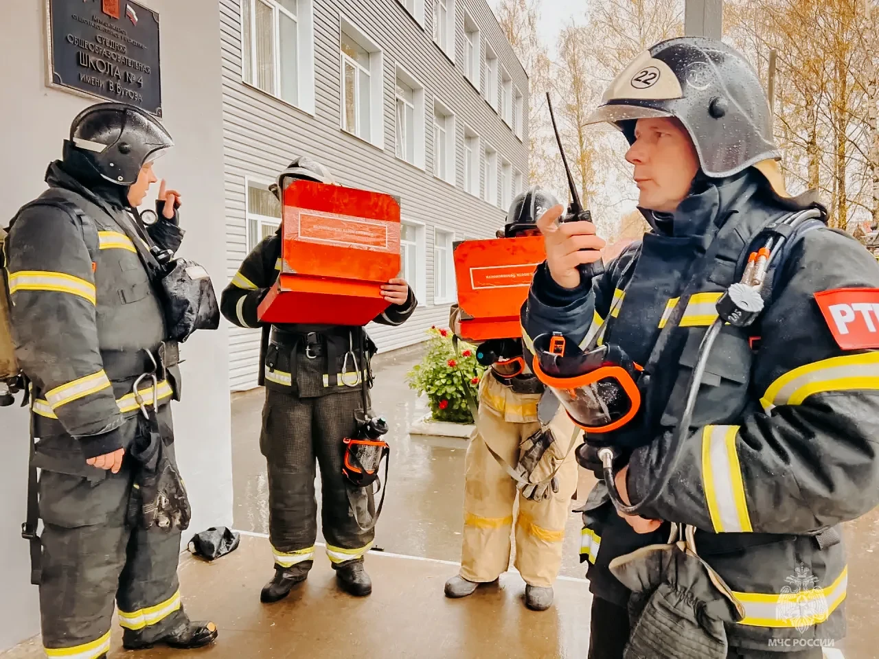 🚒 Пожарно-тактические учения прошли в школе №4 Бежецка
