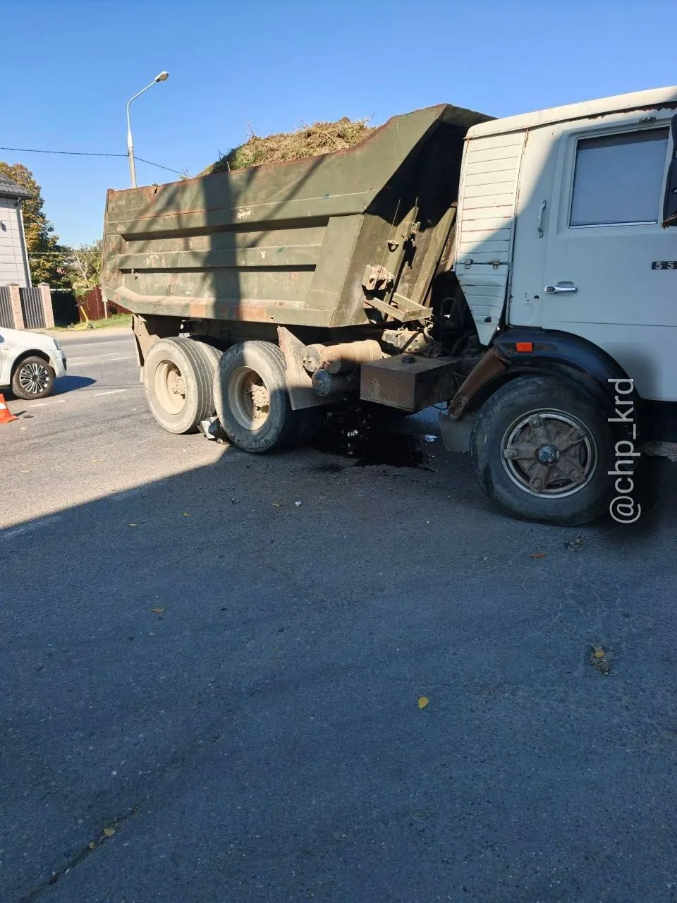 Грузовик раздавил мотоцикл в Краснодаре!