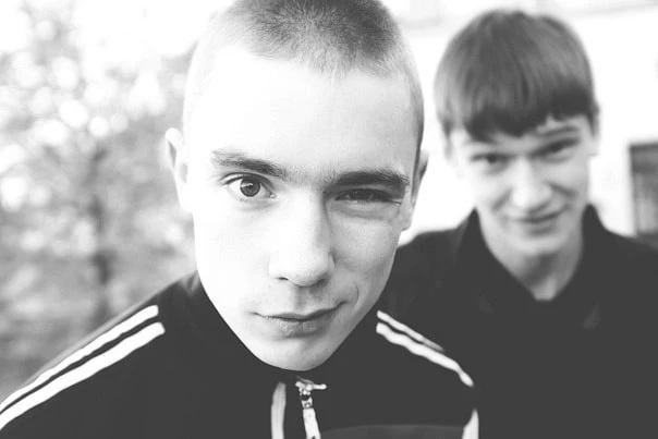 «Обнуляй». Вообще пацан с этой легендарной фотки — воспитанник детдома, теперь он — пре...