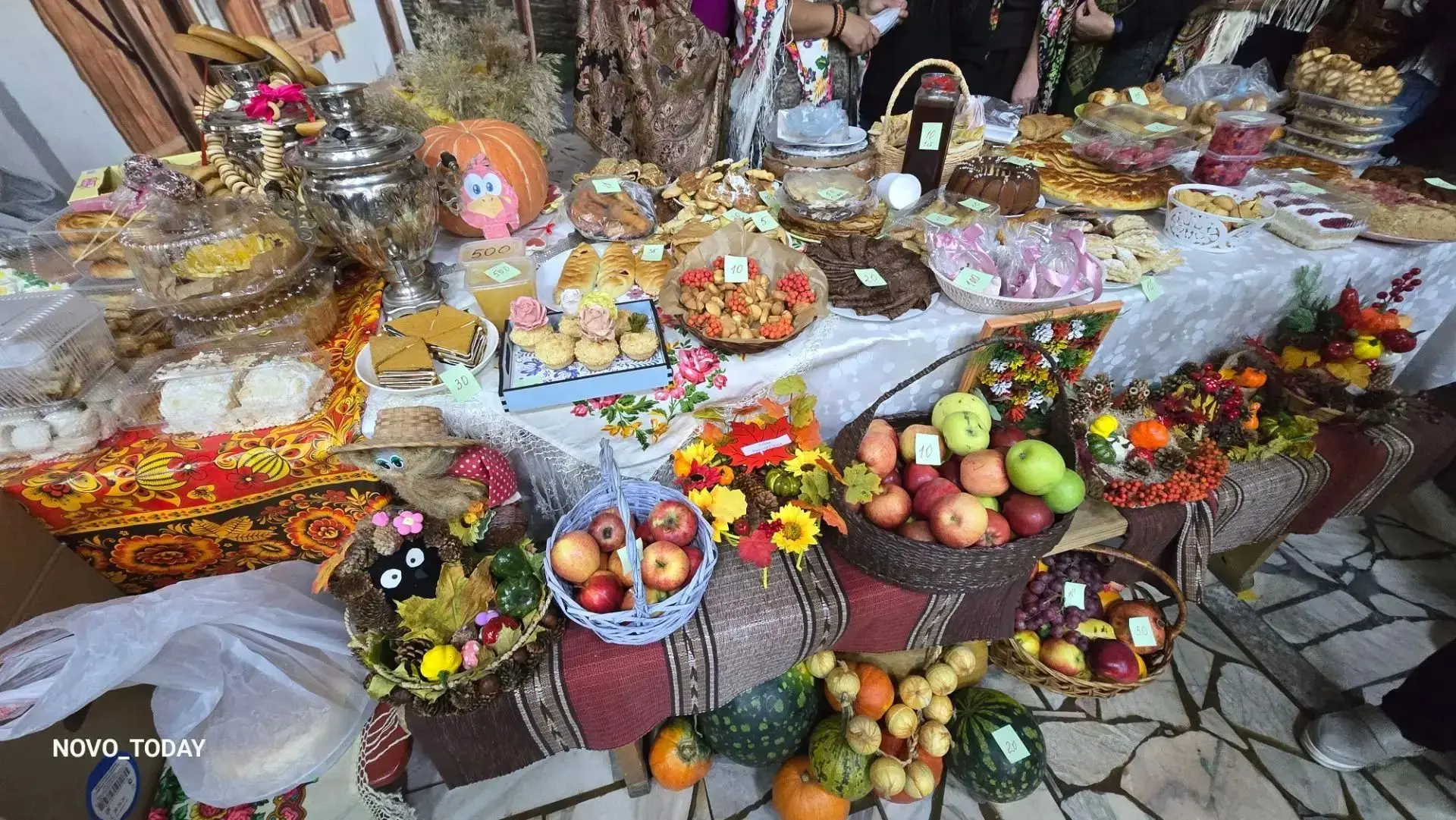 Ловите репортаж с Покровской ярмарки в казачьем Новоаннинском районе