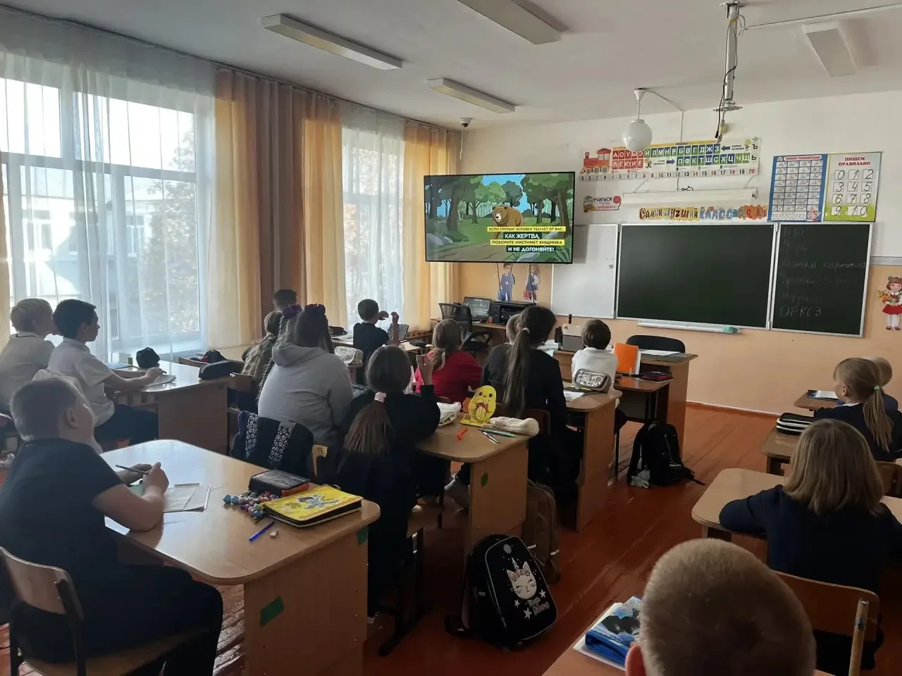 На этой неделе в МБОУ «Малоенисейская СОШ» прошли классные часы по очень важным