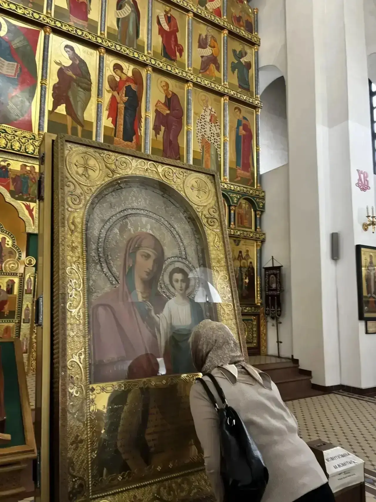 Икона Божьей Матери вновь находится в соборе Рождества Христова. Будет там до завтрашне...