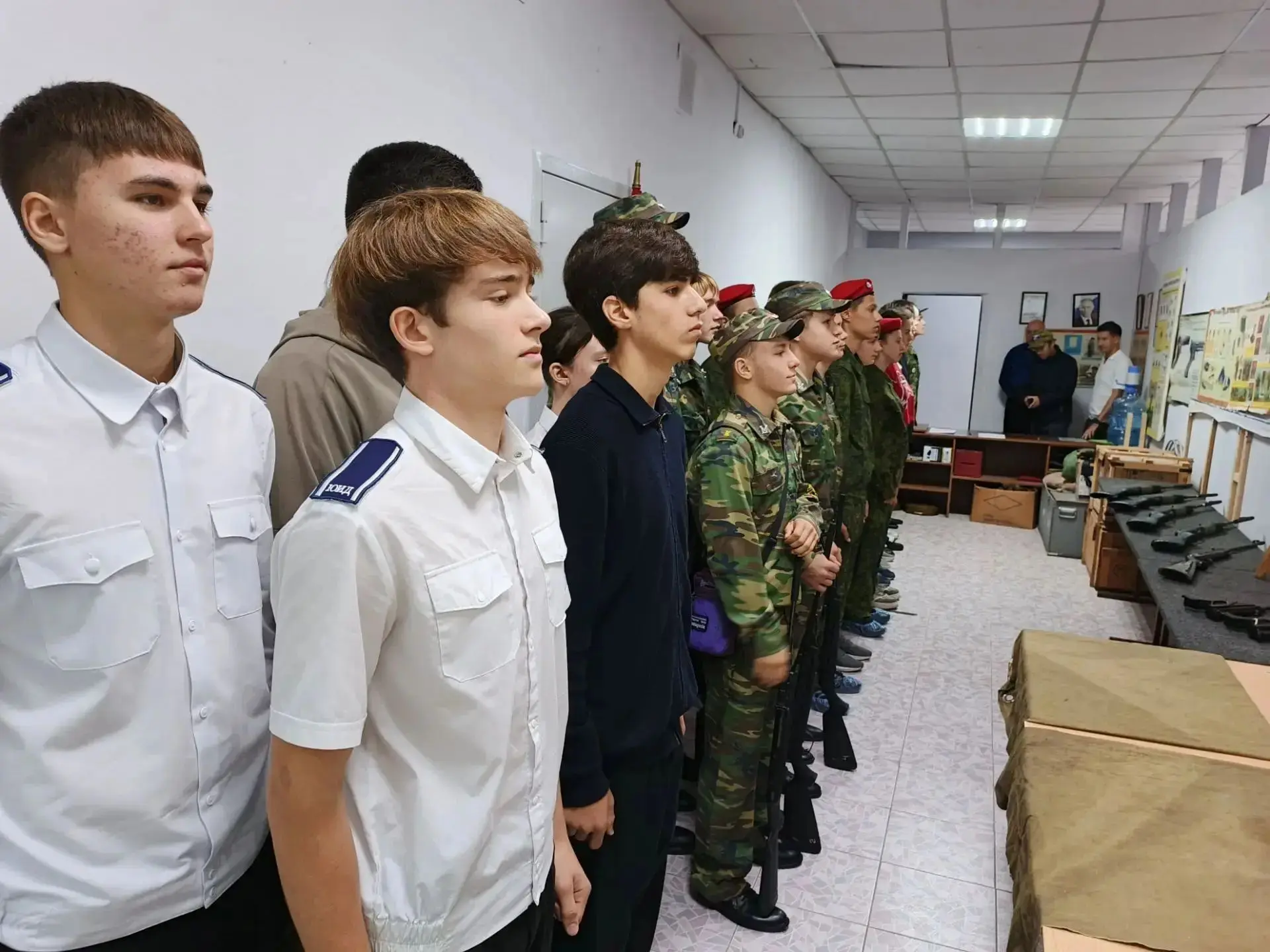 📖 1 октября на базе стрелкового тира школы №2 прошли отборочные соревнования "Юнармейс...