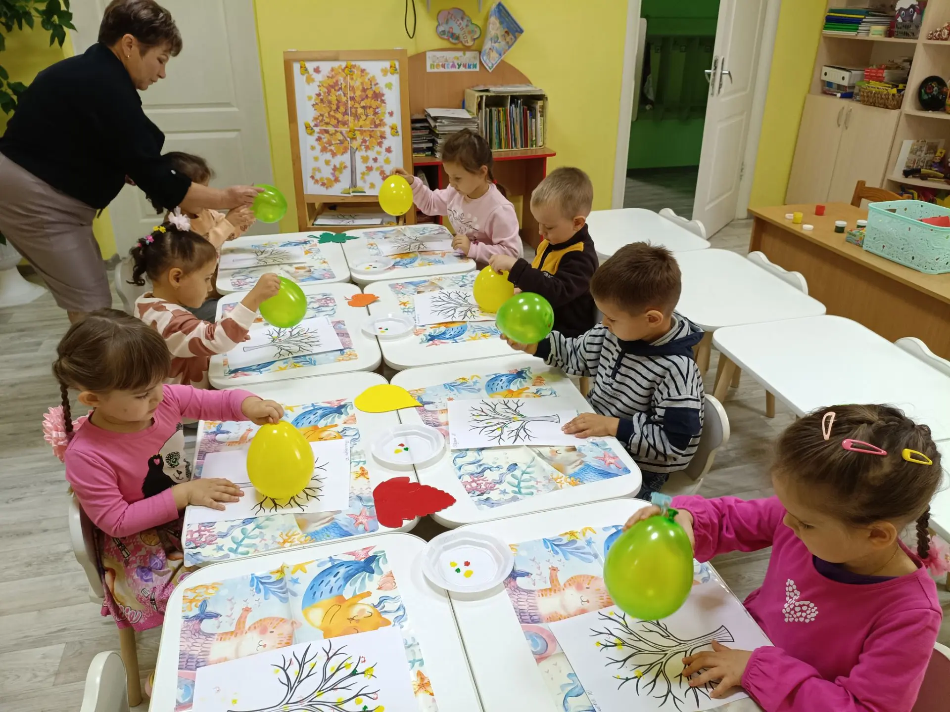 В детском саду «Тополек» прошло необычное и очень увлекательное занятие по изобразитель...
