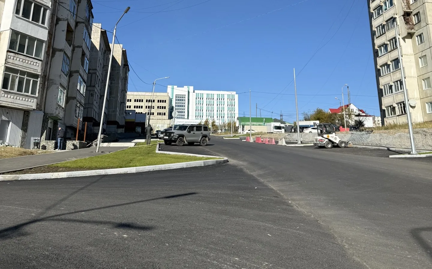 Дорожные работы на улице Октябрьской и проспекте Карла Маркса в Магадане подходят к зав...
