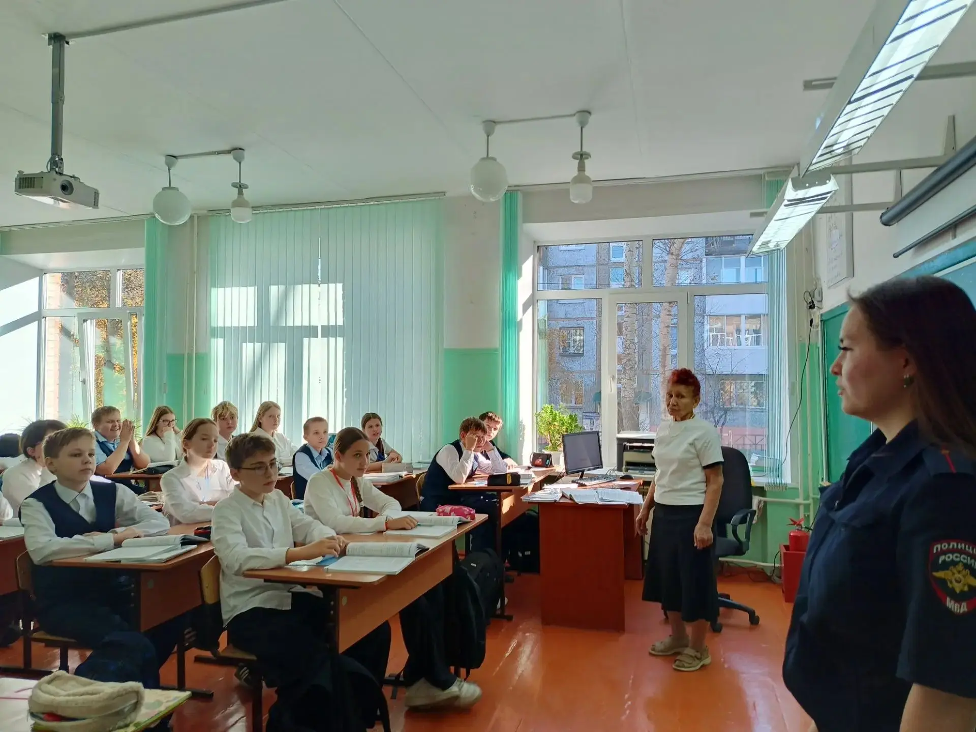 Сегодня с профилактической беседой для учащихся 7-9 классов в нашу школу приходила инсп...