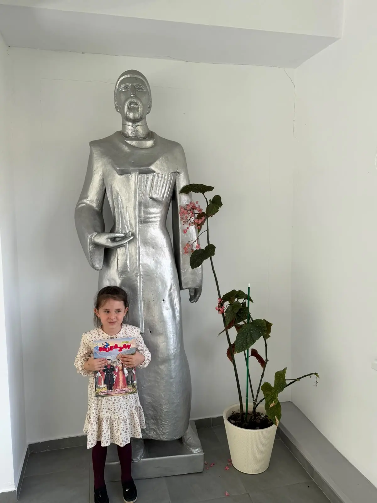 Здравствуйте. Участница Лолаева Белла Сослановна , 5 лет . Д/с 13.с. Тарское