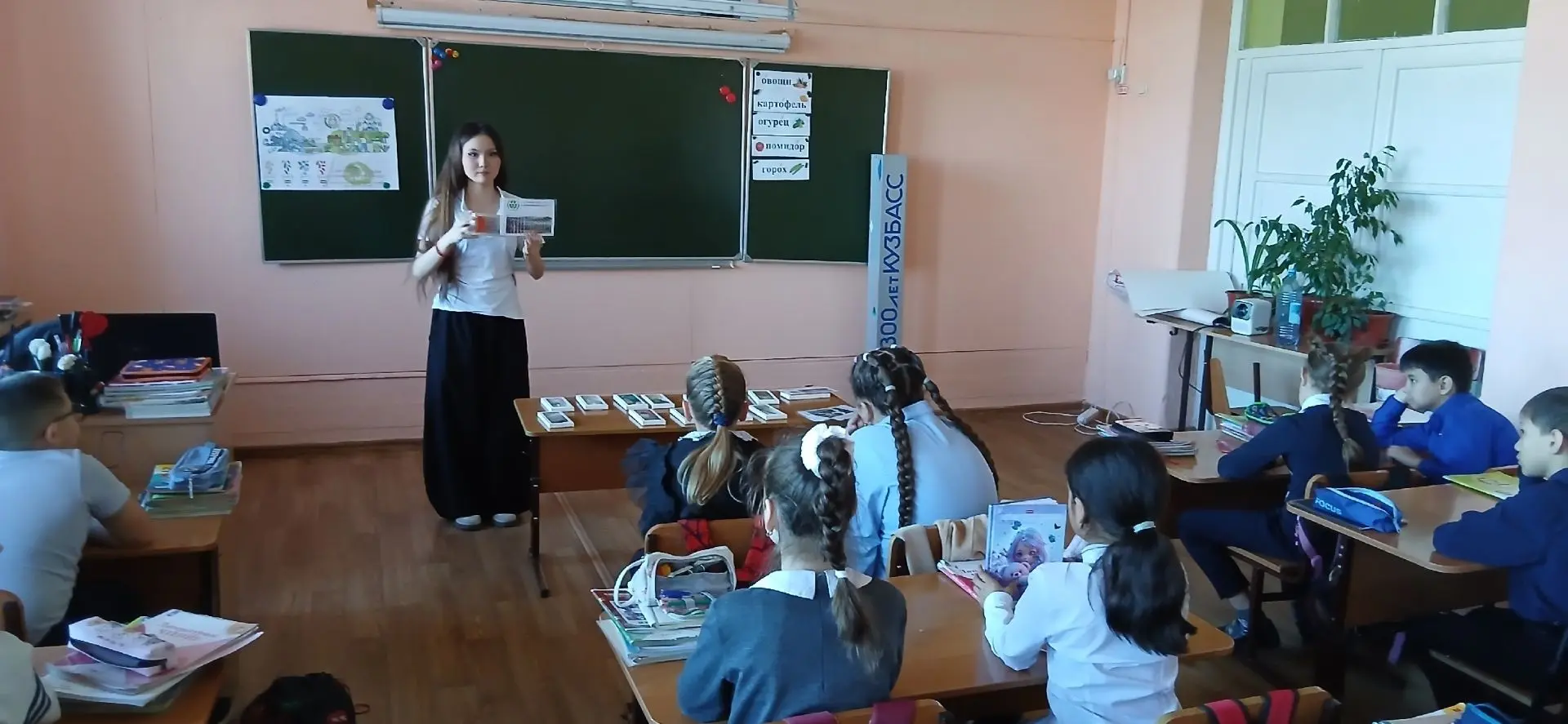 📍 Интересный экоурок для ребят из 3 класса провела Амина Дуйшекеева,  активистка Станц...