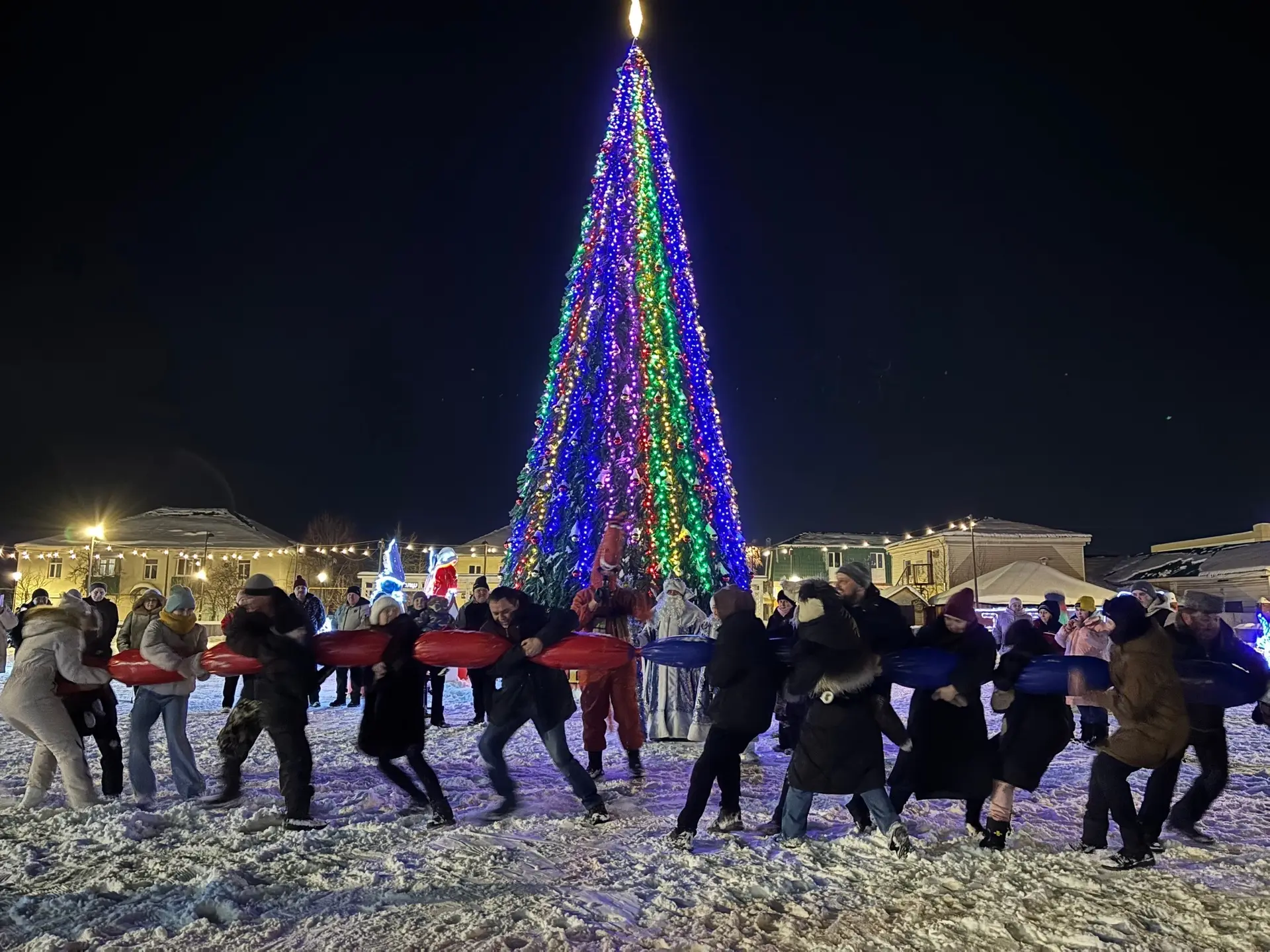 ✨Накануне, 13 января, центральная площадь города преобразилась в волшебное пространство...
