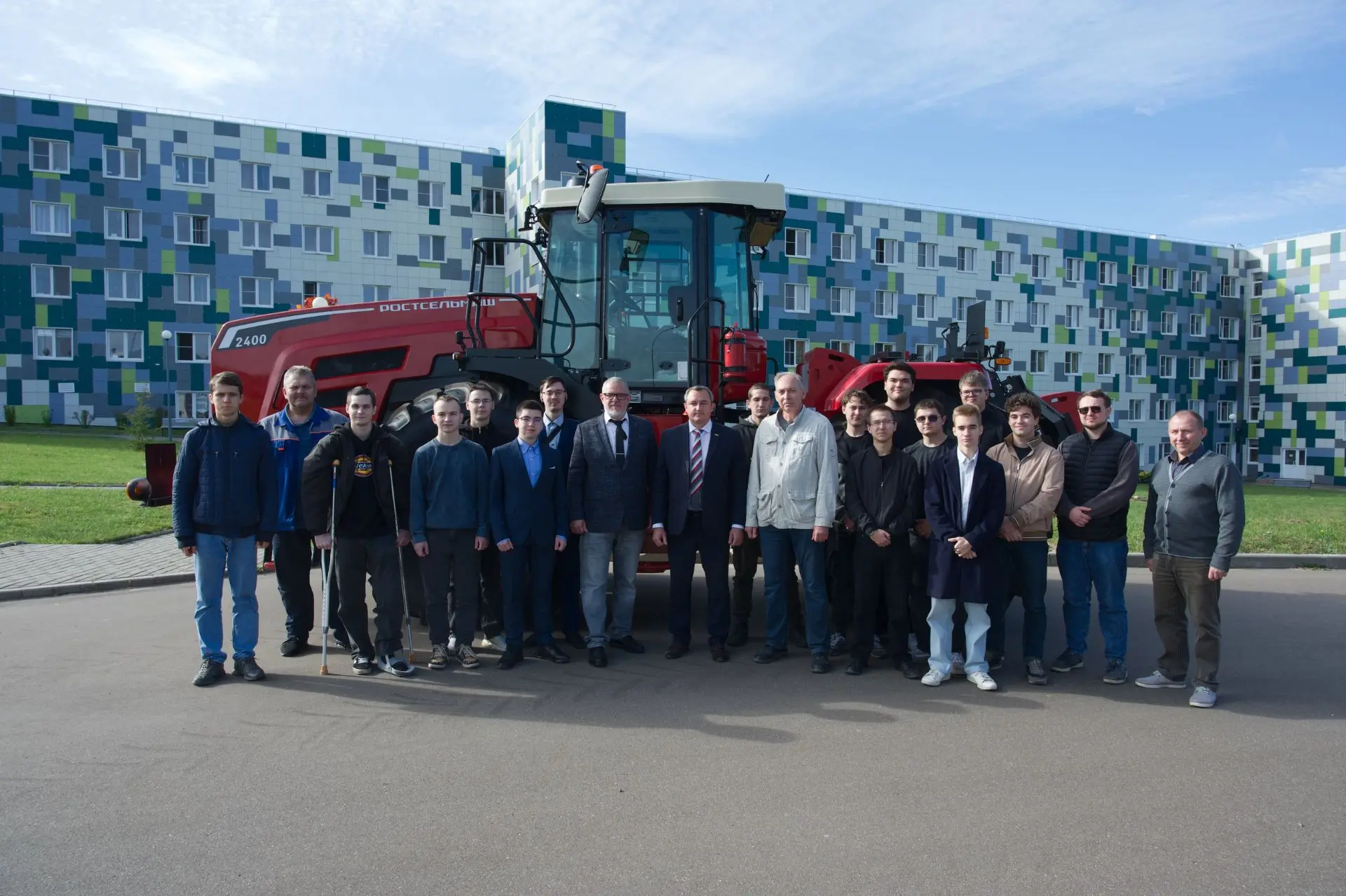 🚜 Бауманцы будут изучать технику на тракторе RSM 2400