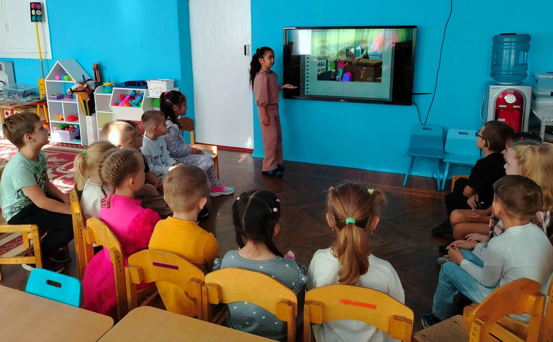 В подготовительной группе "Синяя птица" прошло занятие, посвящённое знакомству с профес...