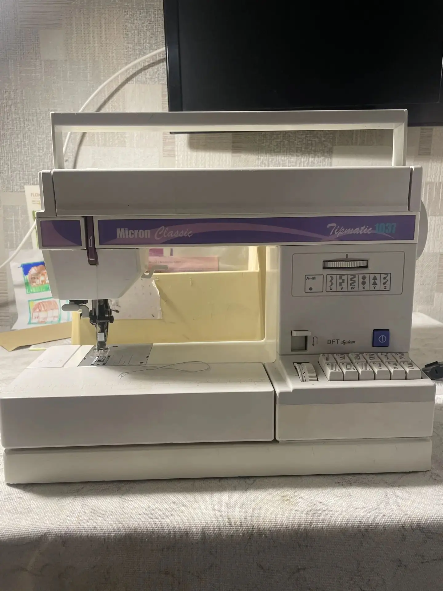Micron 1037 швейная машина