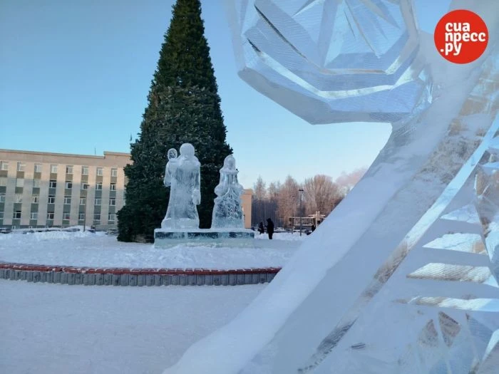 Шесть площадок Сургута украсят ледовыми городками к Новому году
