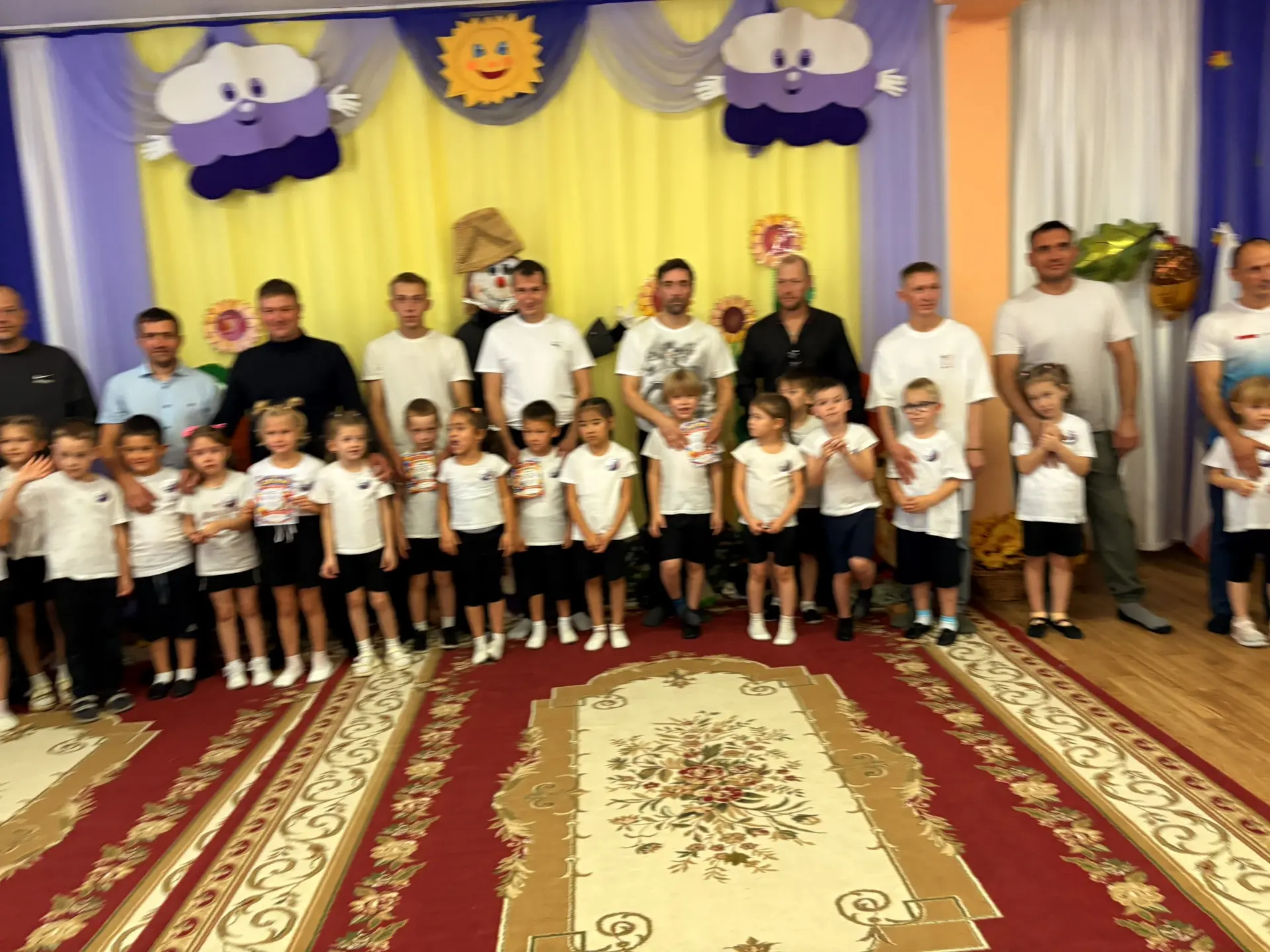 День отца в 3группе и в 5группе   прошёл ярко и по-настоящему семейно! 💙