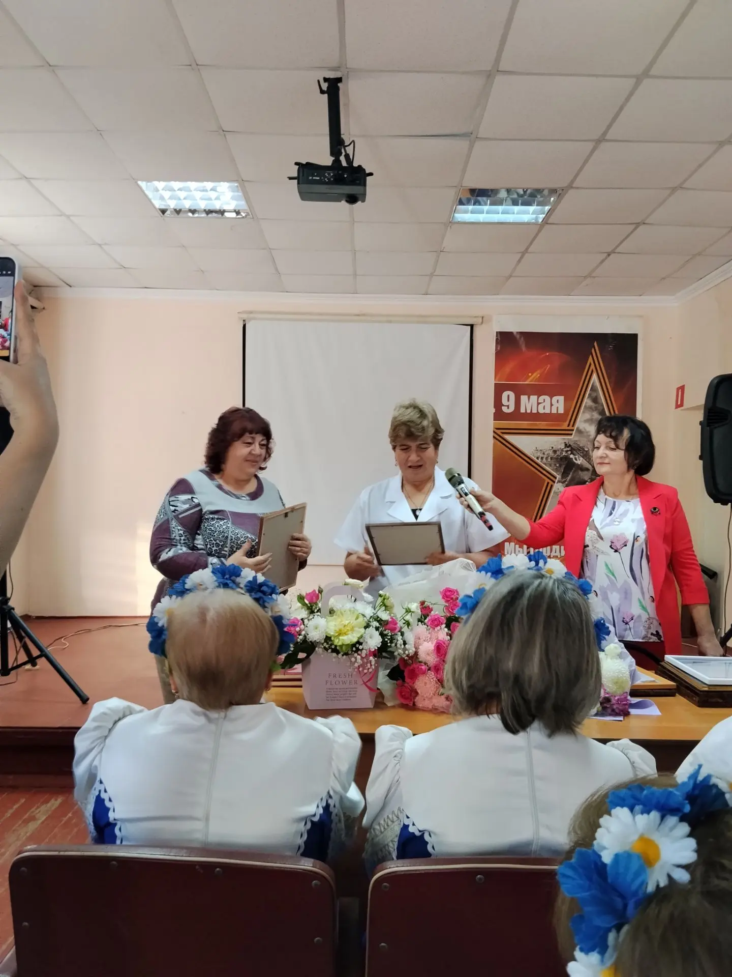 В рамках акции "Культурное Долголетие", творческий коллектив «Колечко» МБУК ДК "СКЦ" Дм...