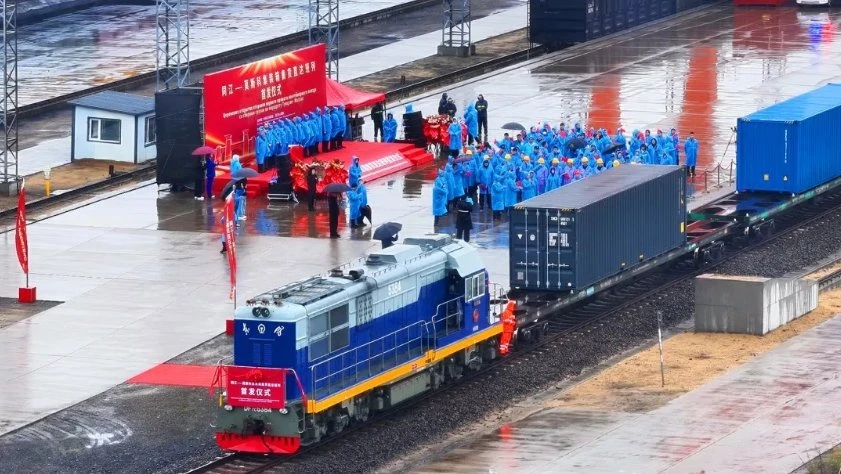 🚊  Не транзитный контейнерный поезд впервые прошёл по международному мосту Нижнеленинс...