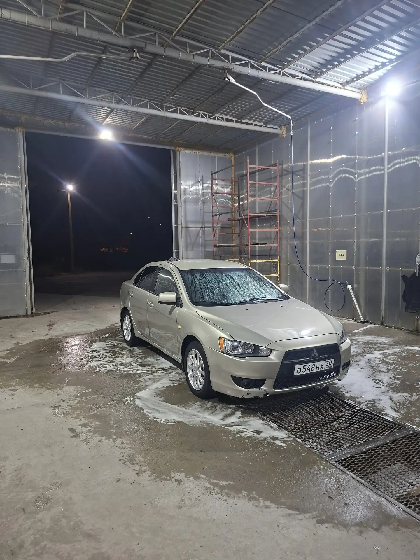 Продам Лансер Х 2010 года. Полноценный автомат. Двигатель 1,5. Автозапуск, планшет с ка...