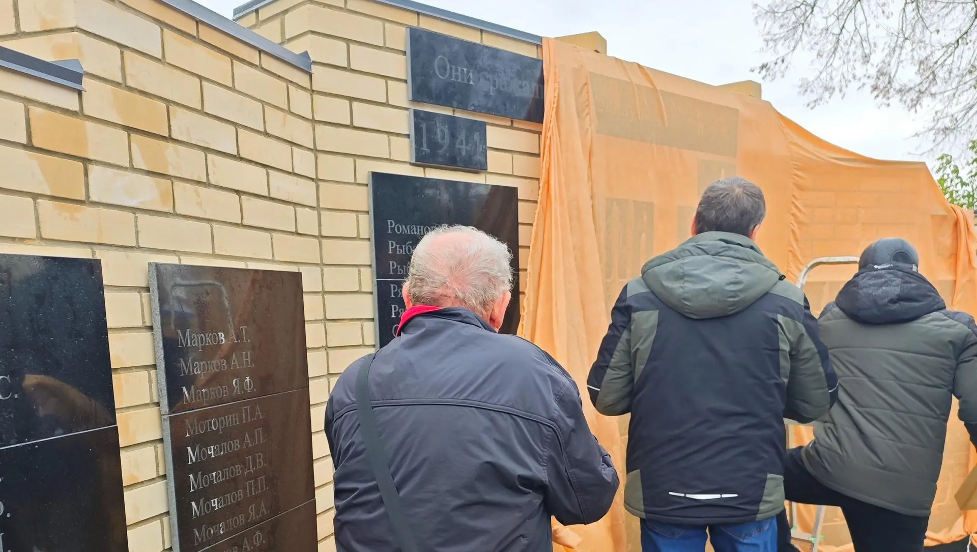 В Оршанском районе открыли обновлённый мемориал воинам-землякам