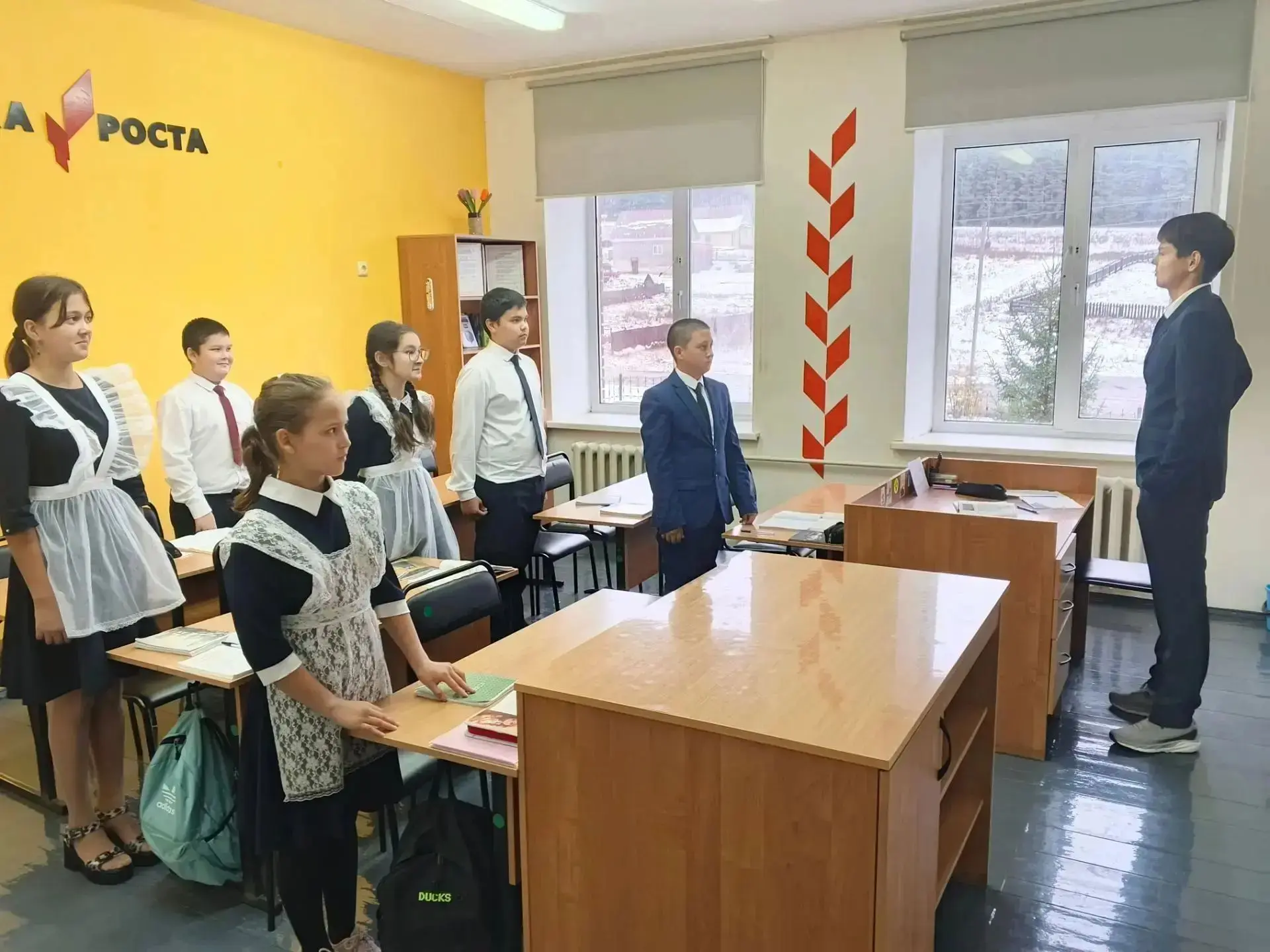 Добрая и яркая традиция — День дублёра прошёл с теплом и улыбками! ✨🎉 Ученики попробов...