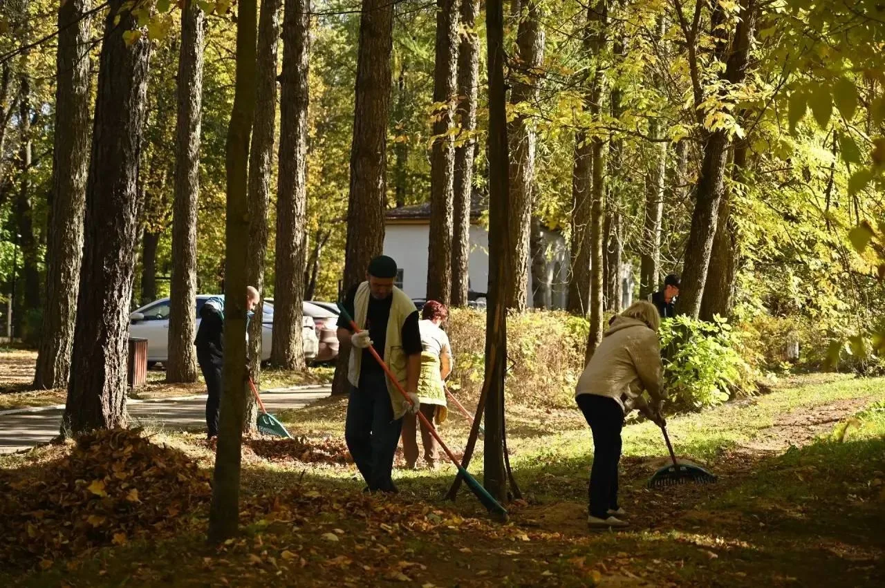 🍁 Золотая осень в «АМАКС Ершовo» — время преображения и заботы!