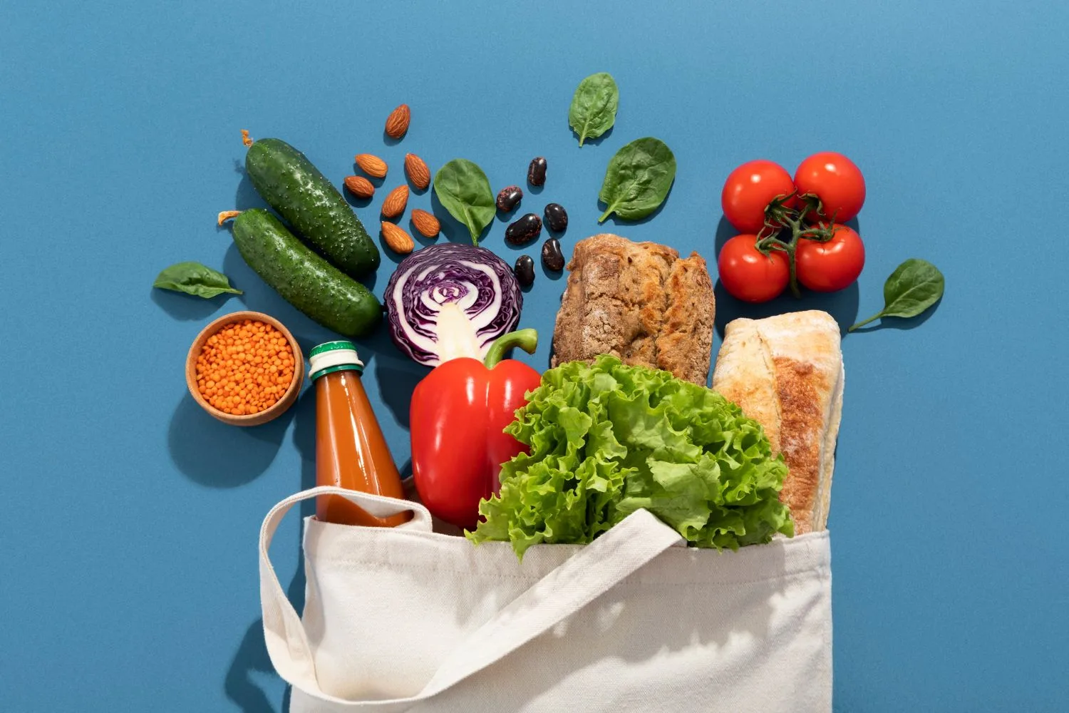 Эксперт Роскачества предупредила о продуктах, которые не стоит закупать впрок.