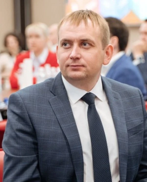 Врип главе Новотроицка Олегу Папунину задали вопрос об Антоне Михине, который недавно б...