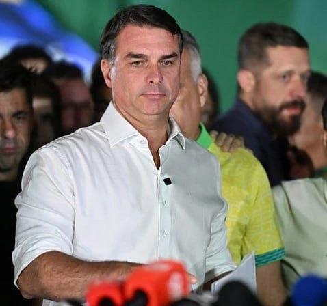 🇧🇷Флавиу Болсонару с семьёй улетел в США после поражения на президентских выборах в Б...