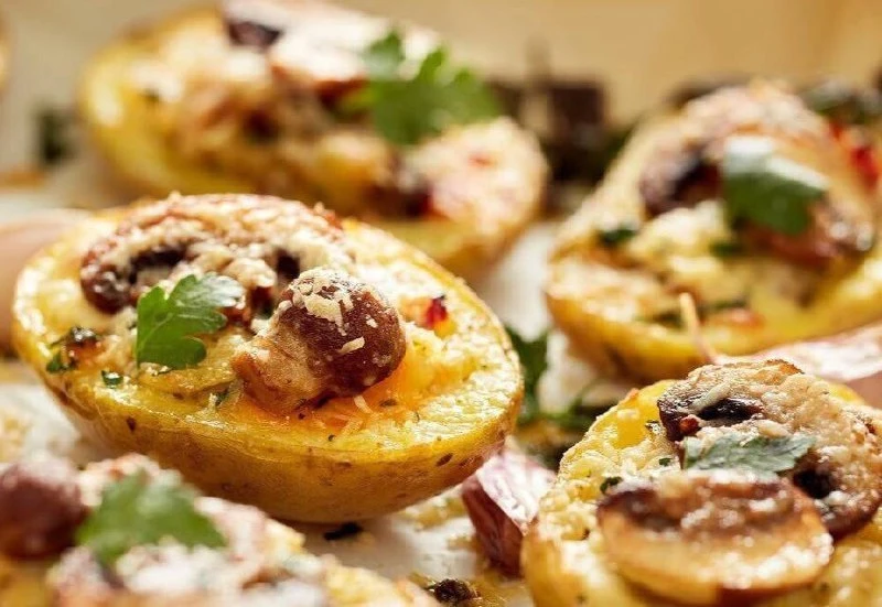 Картофельная закуска с грибами и сыром