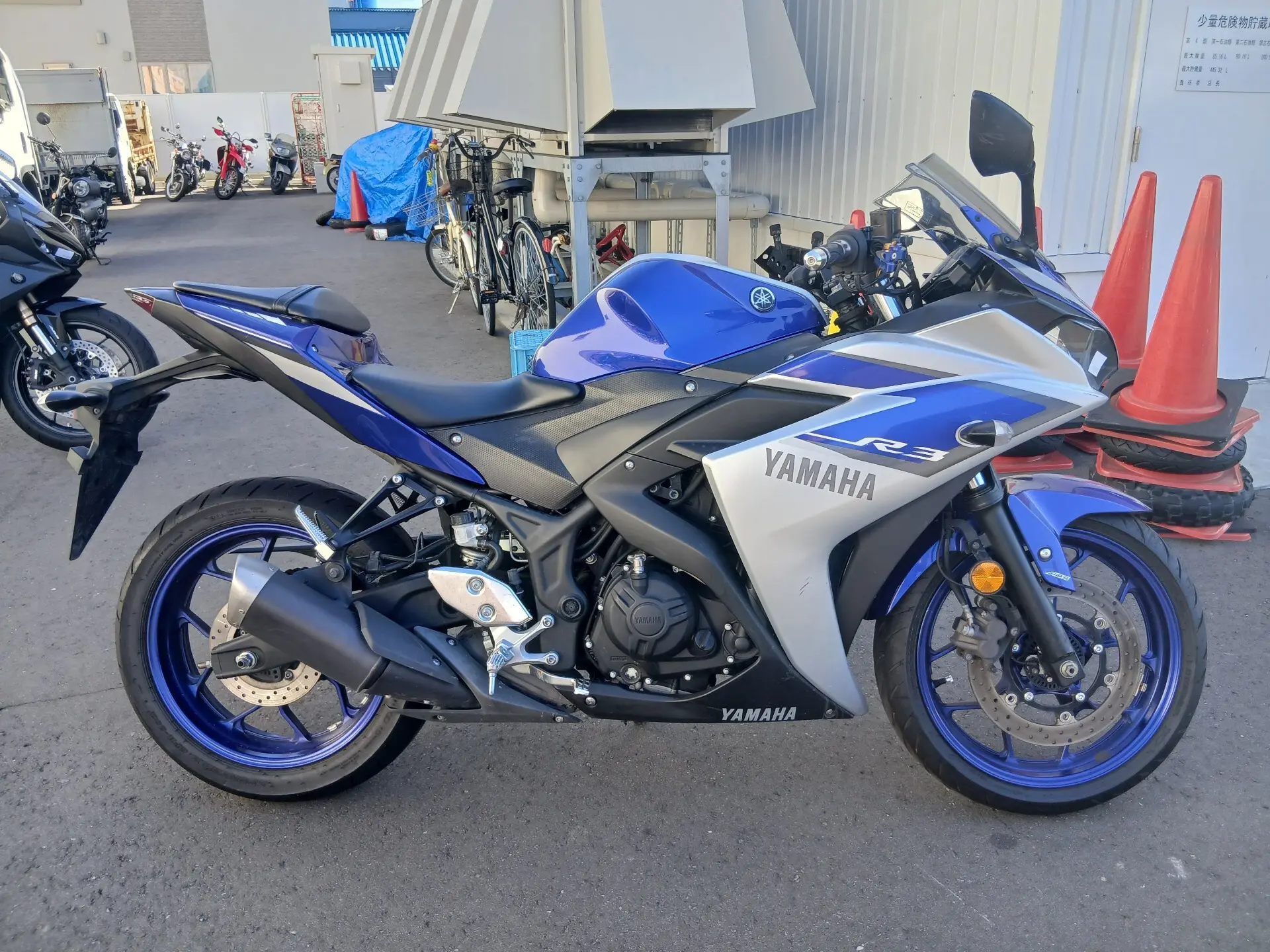 🇯🇵 YAMAHA YZF-R3.
