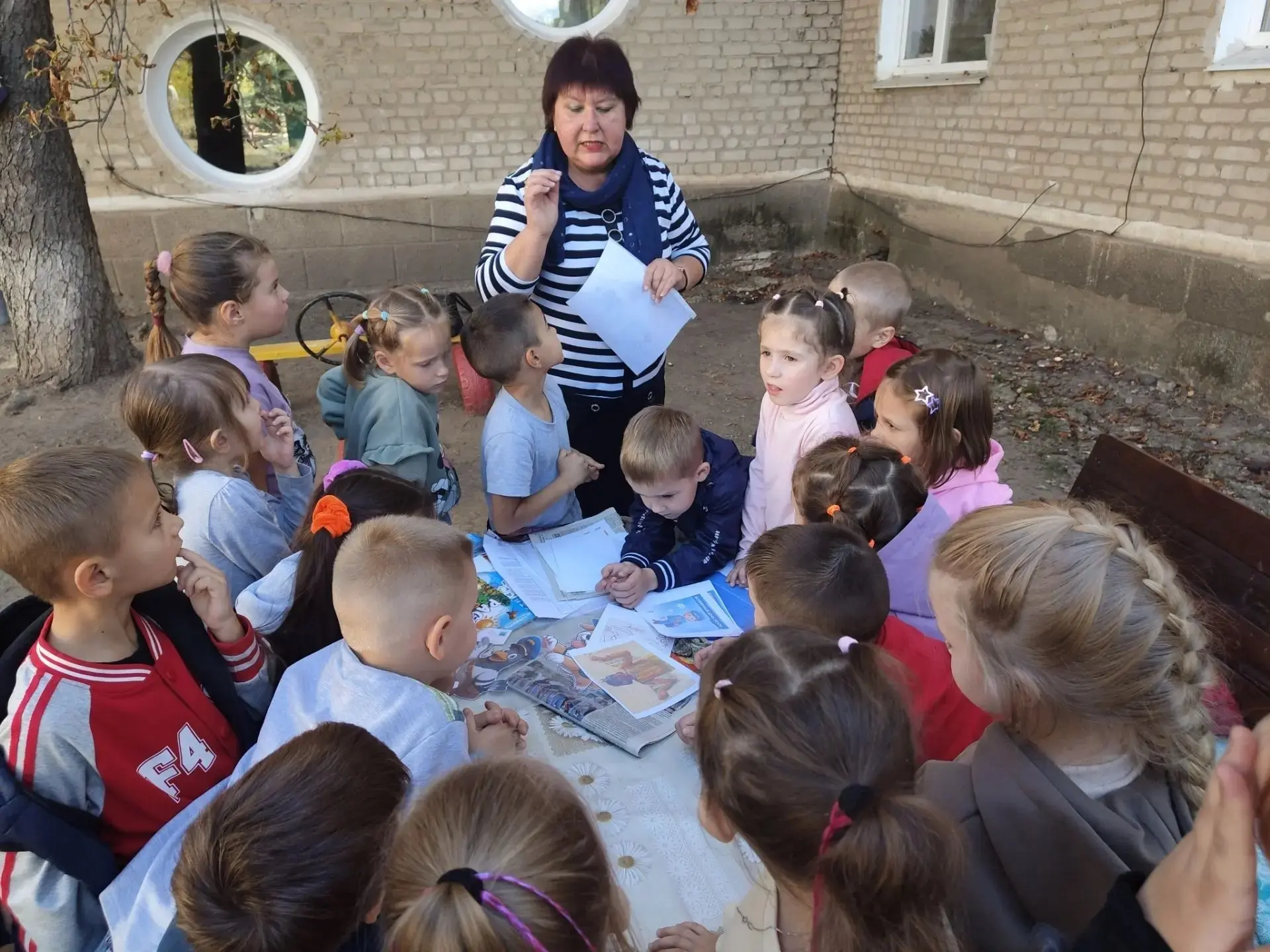 💌 9 октября Лутугинский дом культуры провёл в детском саду «Ласточка» мероприятие, пос...