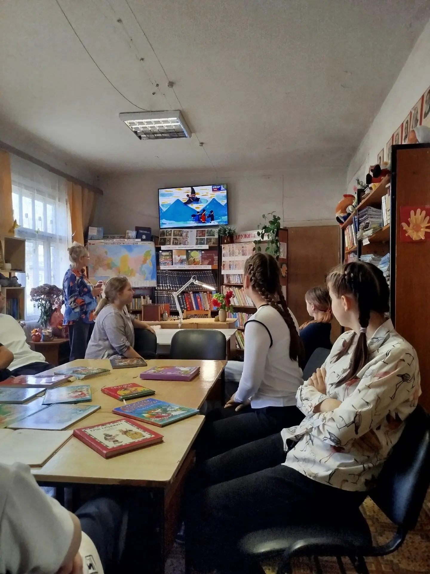 Путешествие в «дом, где живут книги»: группа №7 в гостях у библиотеки 📚✨