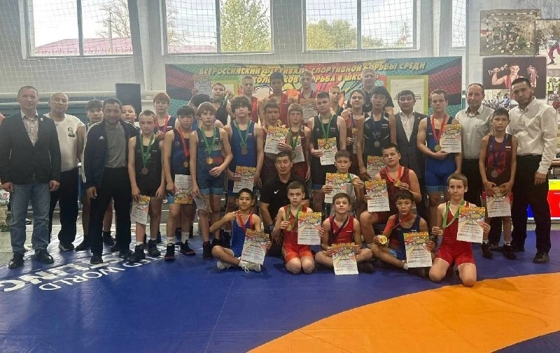 Школьники из Одесского победили на региональном этапе фестиваля Борьба в школу.