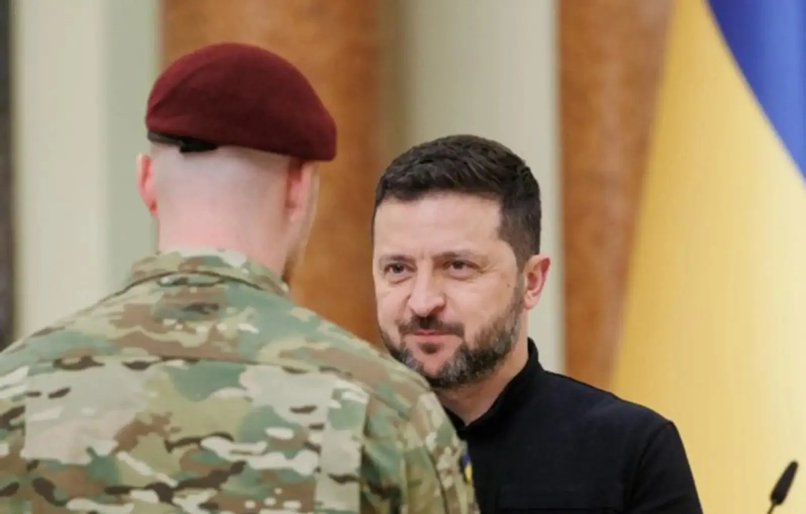 Президент Украины Владимир Зеленский отверг требование президента США Дональда Трампа н...