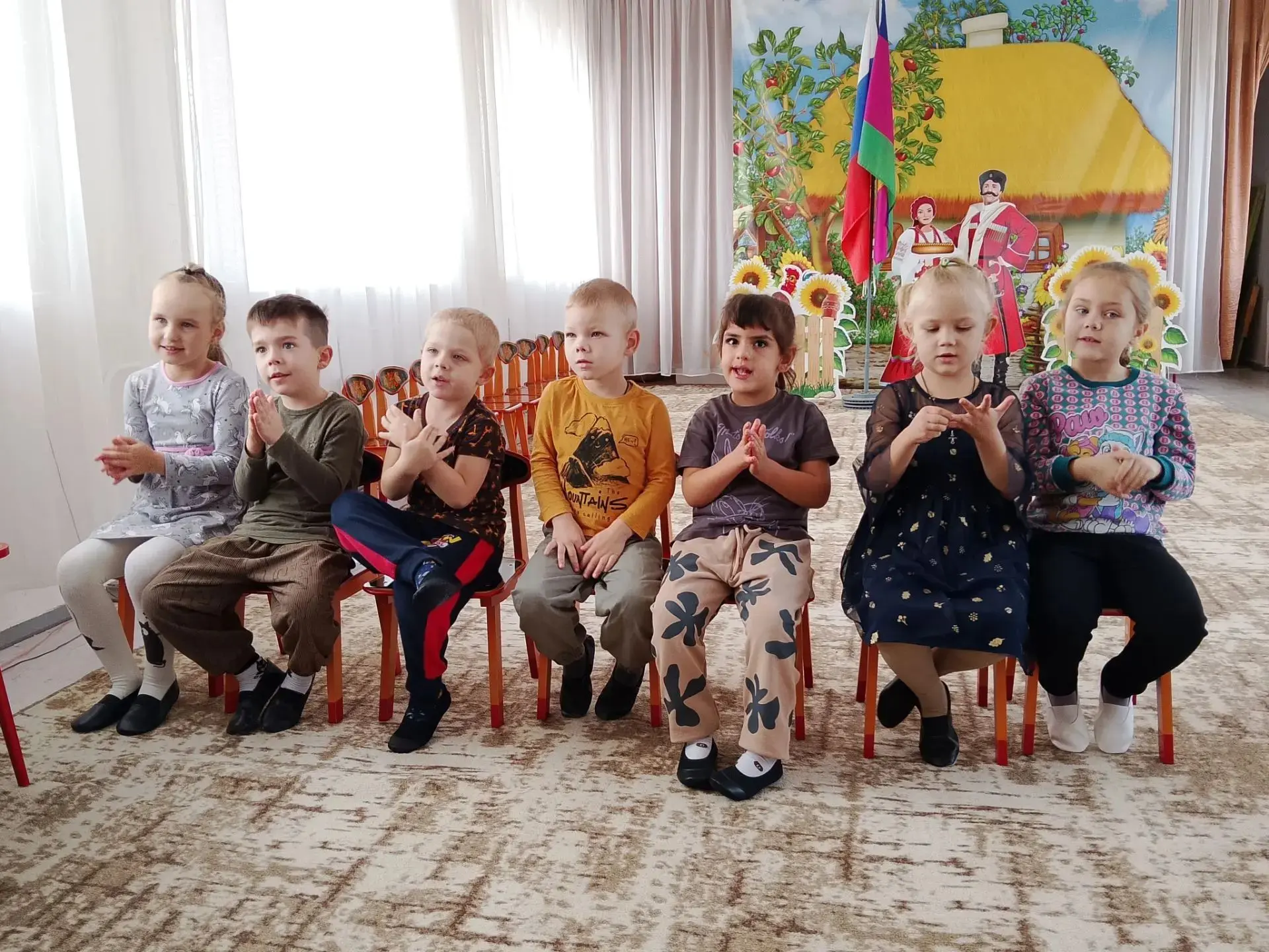 Сегодня на музыкальном занятии в старшей группе √8 было весело и продуктивно: ребята с ...
