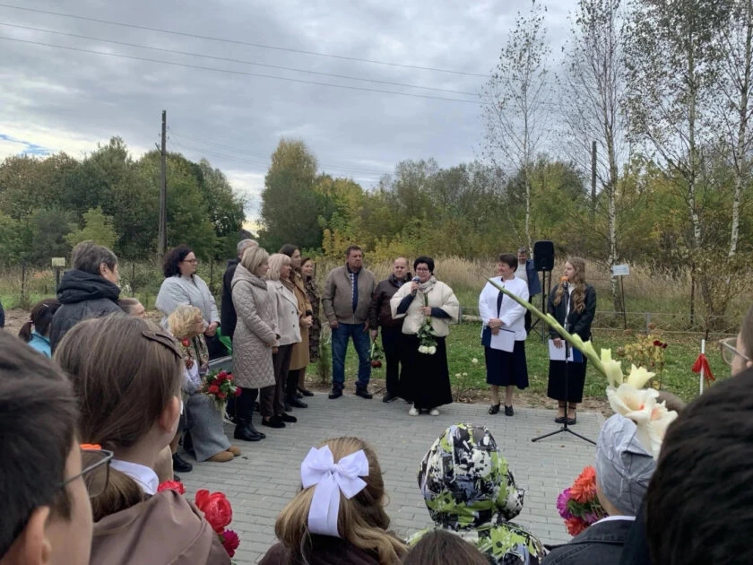 В селе Козельского округа открыли Аллею Памяти
