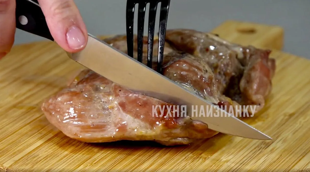 Трачу пять минут своего времени, а мясо получается как в ресторане: в два раза вкуснее,...