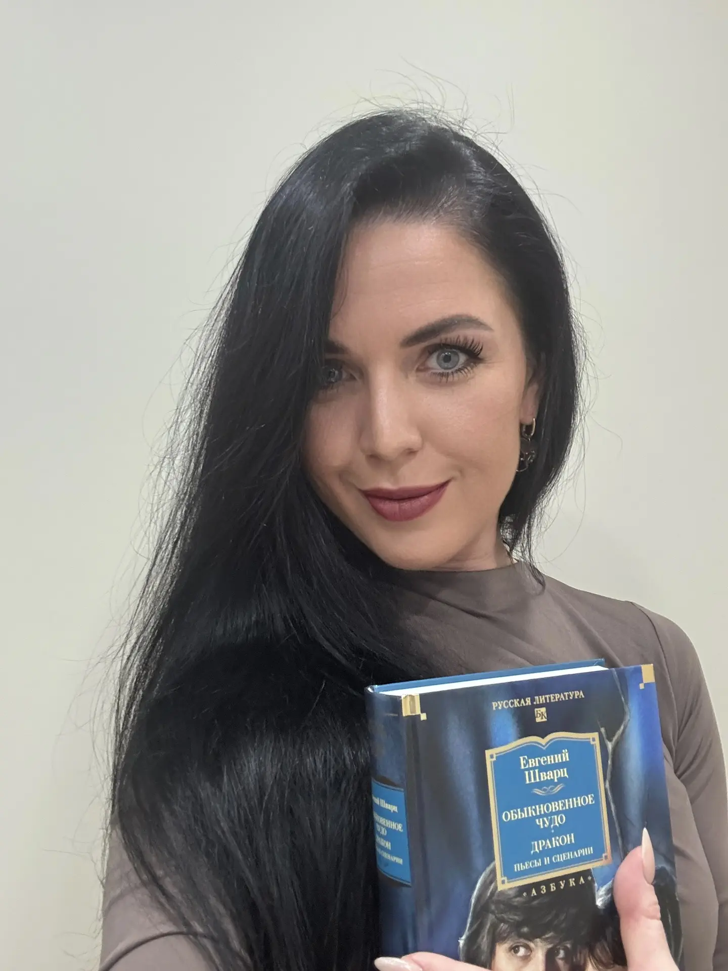 «Лучшее украшение девушки — скромность и прозрачное платьице».