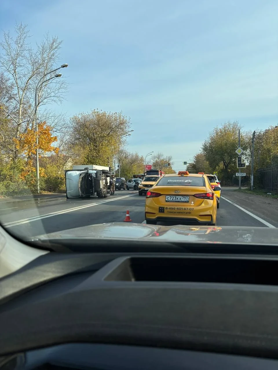 🚧 Грузовик опрокинулся в Медвежьих Озёрах